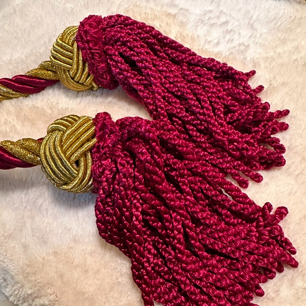1 set Elegant Burgundy and Gold Conso Tassels and cords.